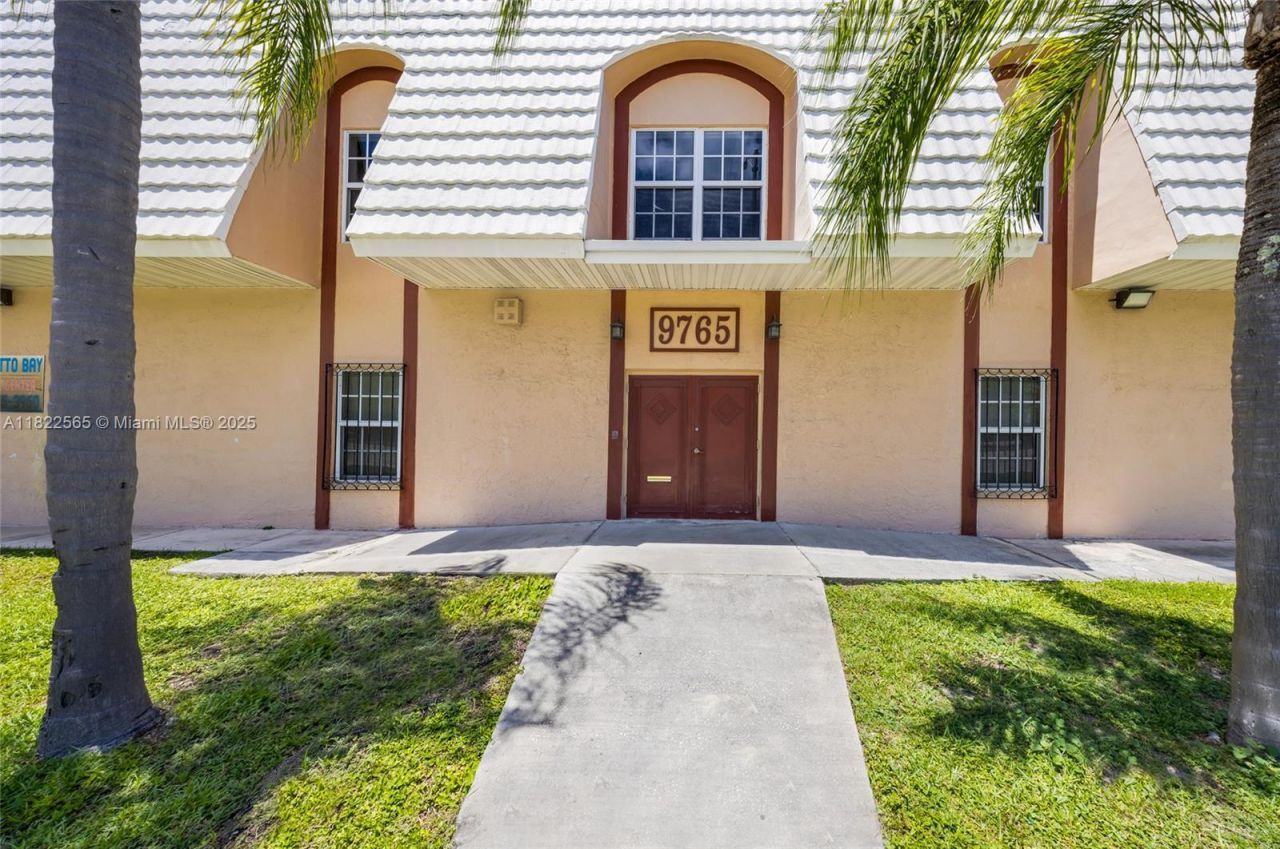 9765 SW 184th St, Palmetto Bay, FL 33157 Photo