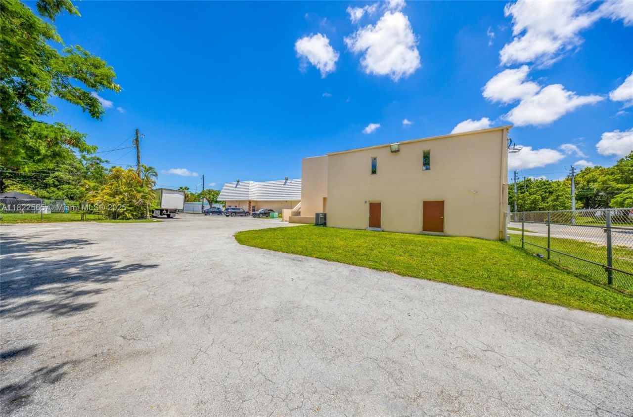 9765 SW 184th St, Palmetto Bay, FL 33157 Photo