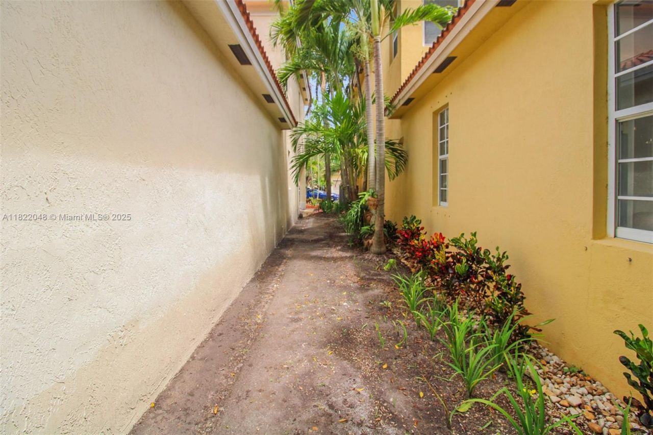 2131 NE 37th Rd, Homestead, FL 33033 Photo