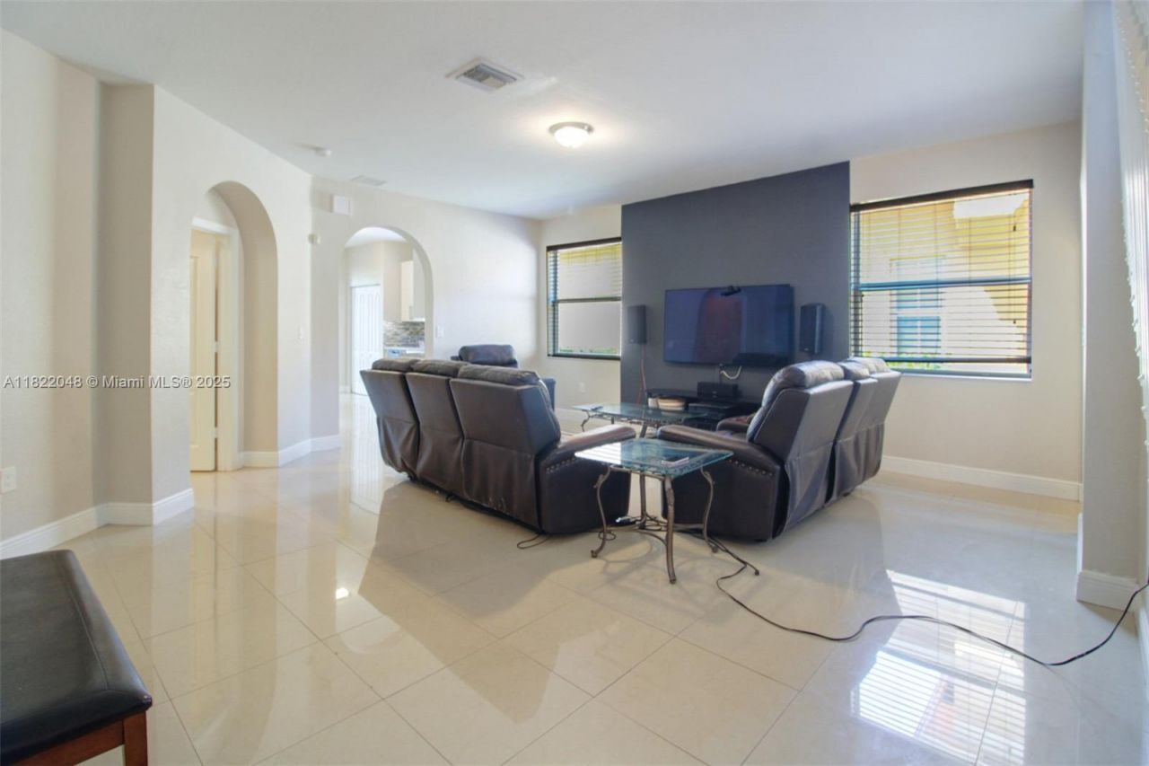 2131 NE 37th Rd, Homestead, FL 33033 Photo