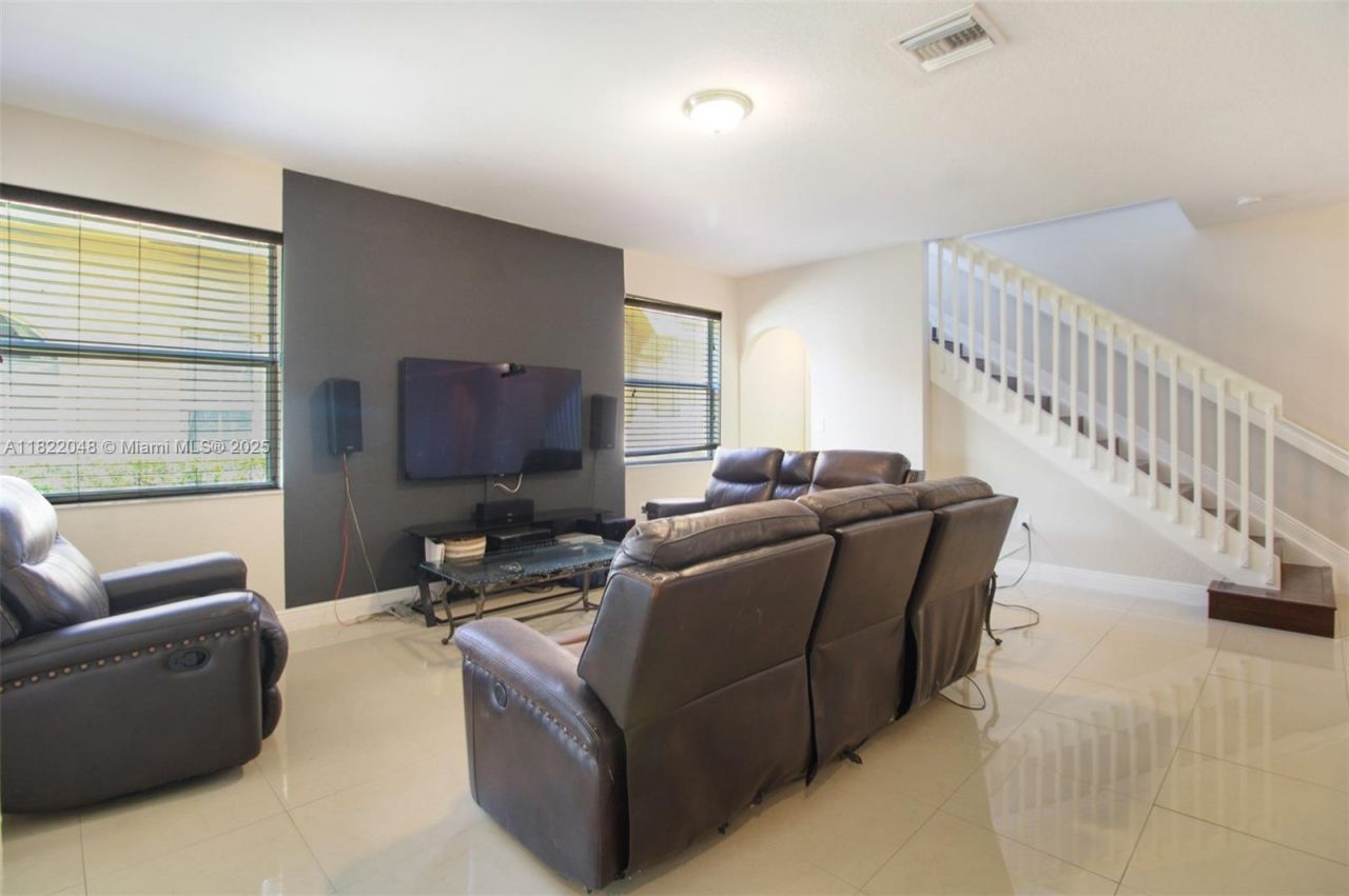 2131 NE 37th Rd, Homestead, FL 33033 Photo