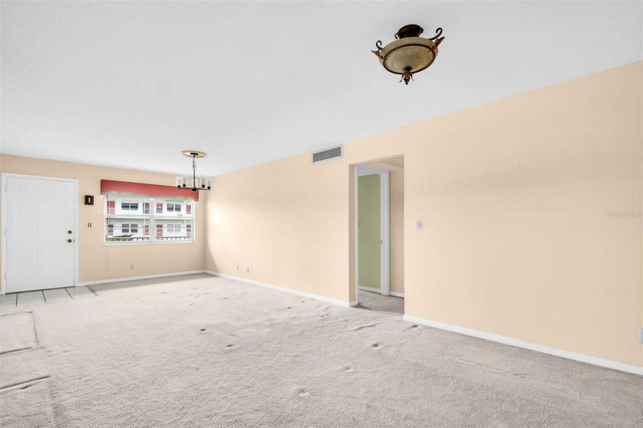 5720 13th Avenue N, Unit 207B, Saint Petersburg, FL 33710 Photo