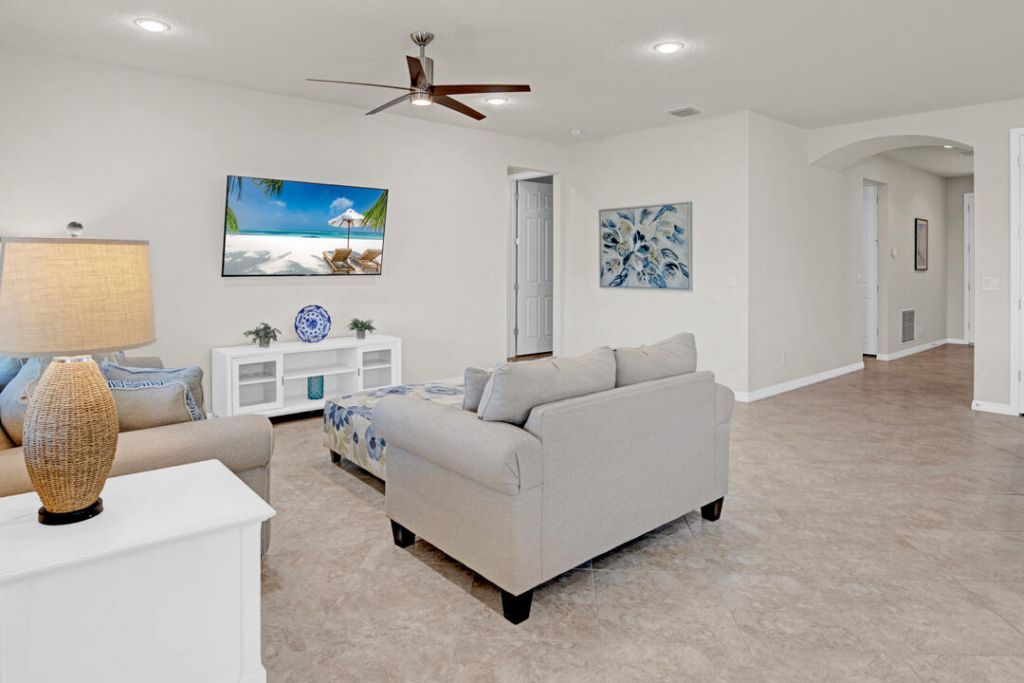 649 SE Monteiro Drive, Port Saint Lucie, FL 34984 Photo