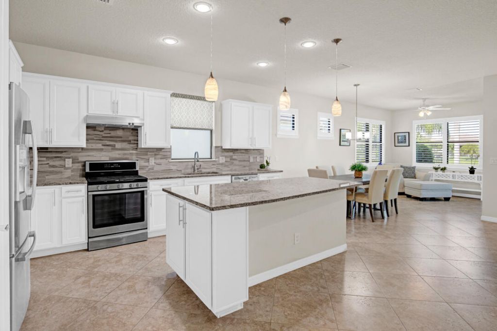 649 SE Monteiro Drive, Port Saint Lucie, FL 34984 Photo