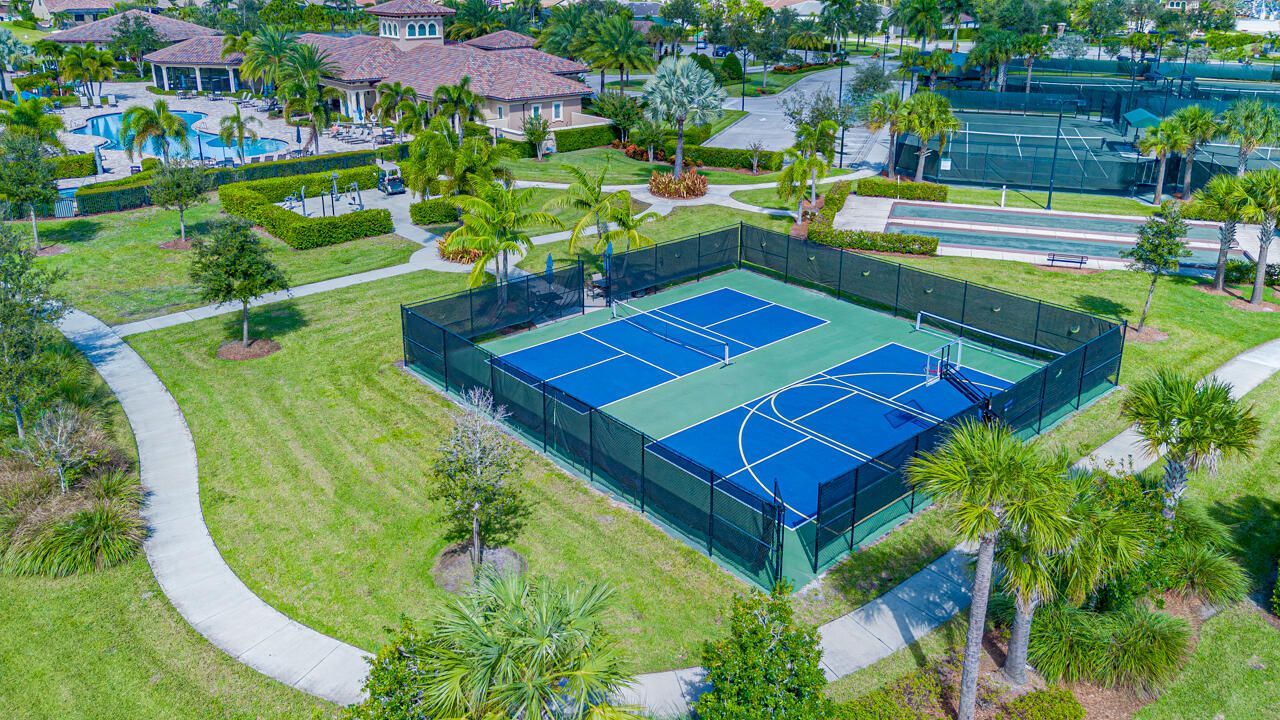 649 SE Monteiro Drive, Port Saint Lucie, FL 34984 Photo