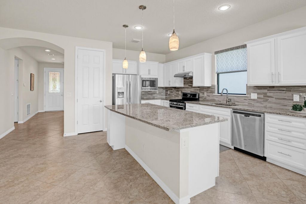 649 SE Monteiro Drive, Port Saint Lucie, FL 34984 Photo