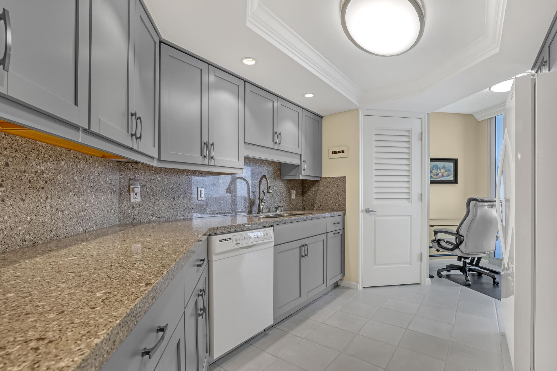 5200 N Ocean Drive, Unit 703, Singer Island, FL 33404 Photo