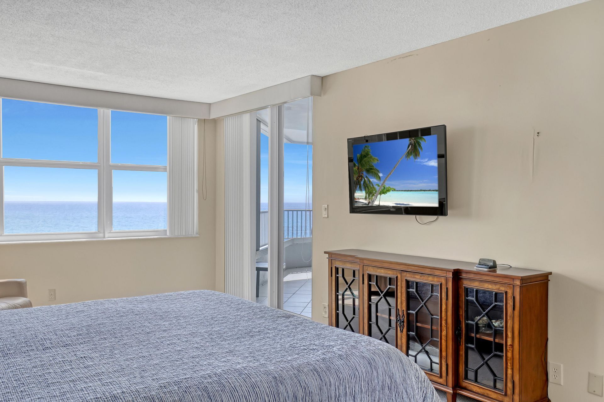 5200 N Ocean Drive, Unit 703, Singer Island, FL 33404 Photo