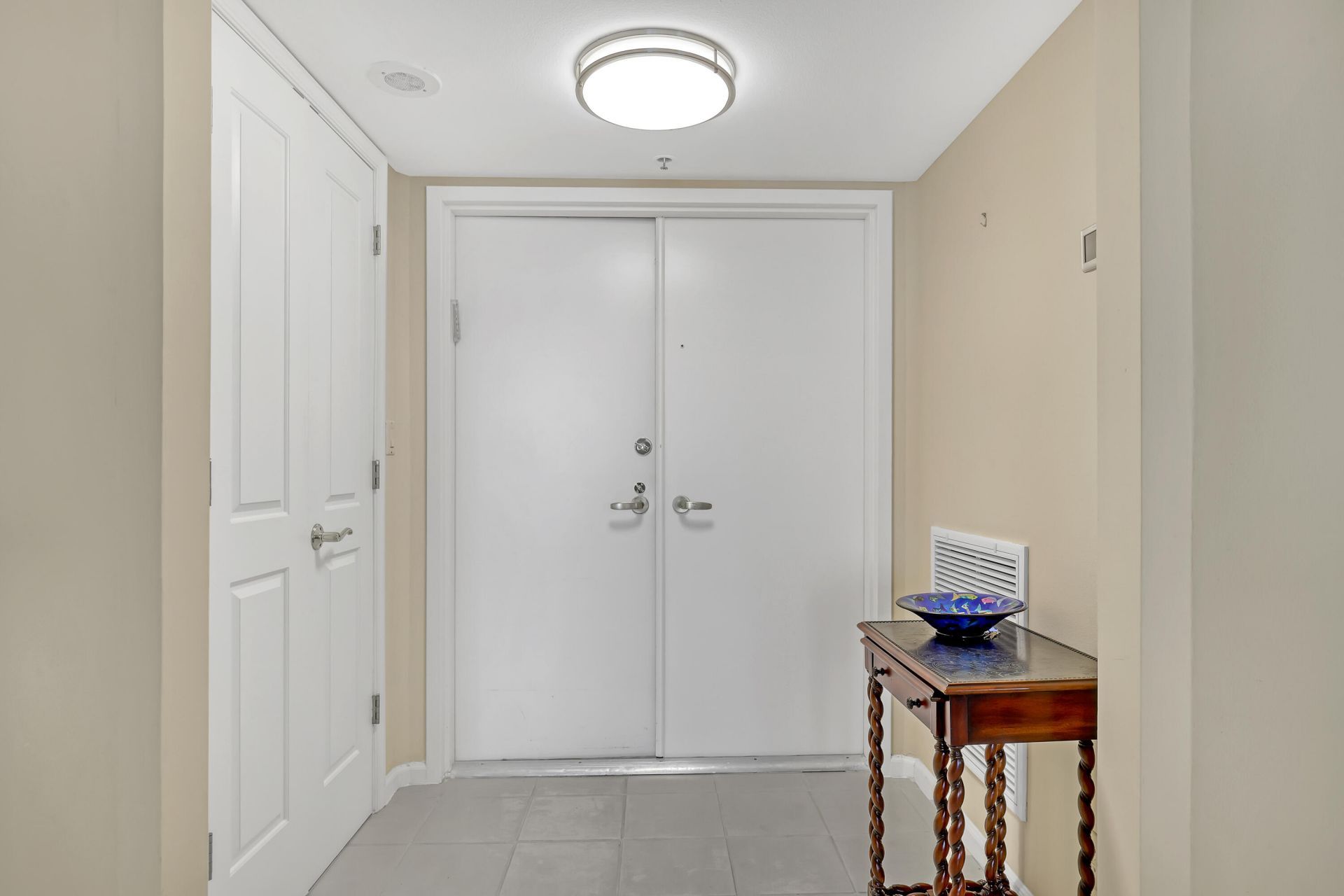 5200 N Ocean Drive, Unit 703, Singer Island, FL 33404 Photo