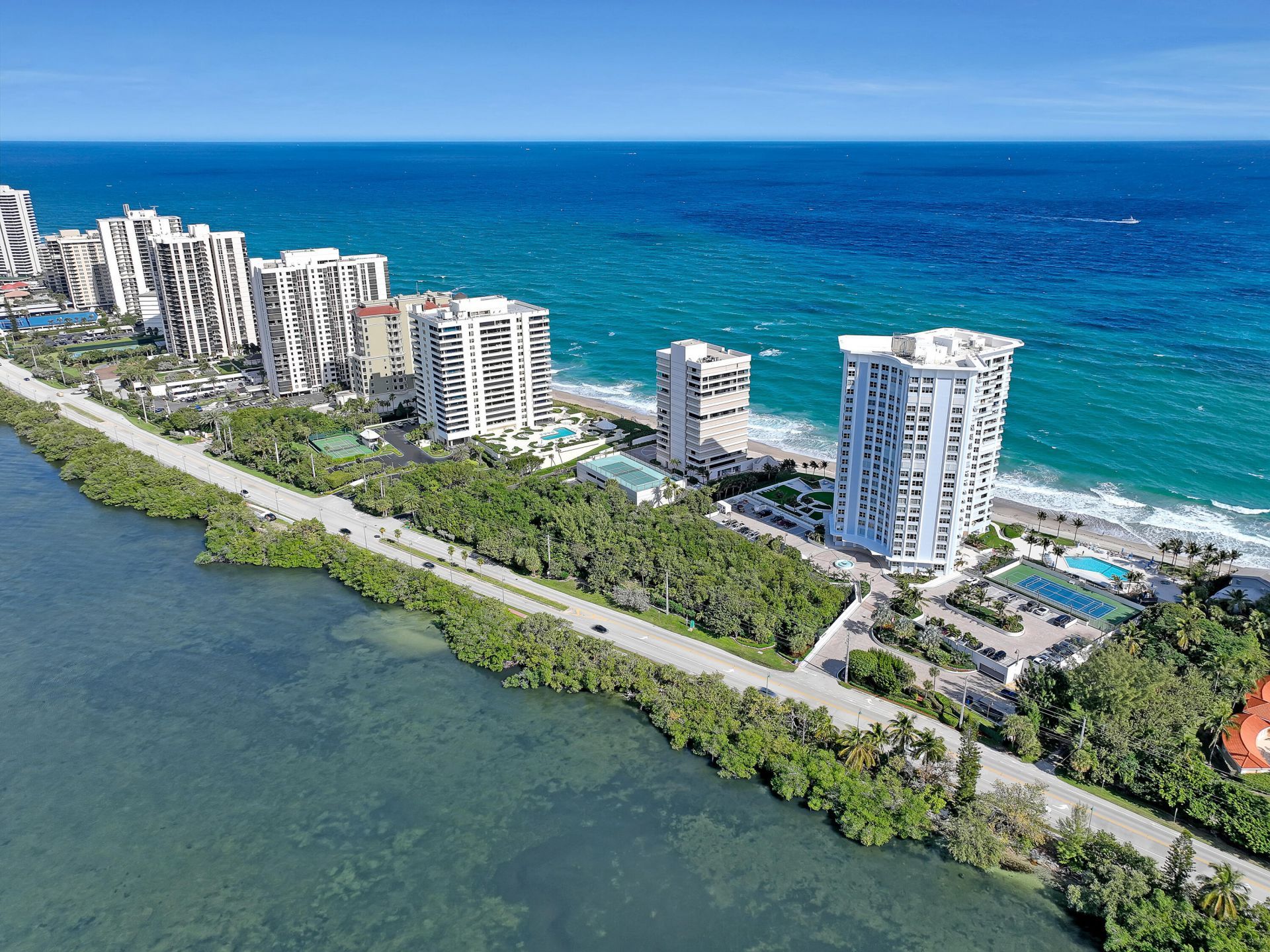 5200 N Ocean Drive, Unit 703, Singer Island, FL 33404 Photo