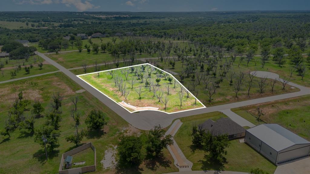 7018 Gulfstream Drive, Granbury, TX 76049 Main Photo