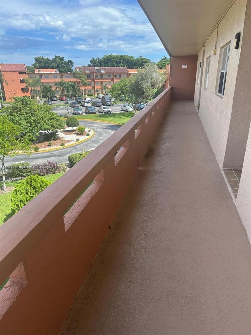 8834 W Mcnab Rd, Unit 302, Tamarac, FL 33321 Photo