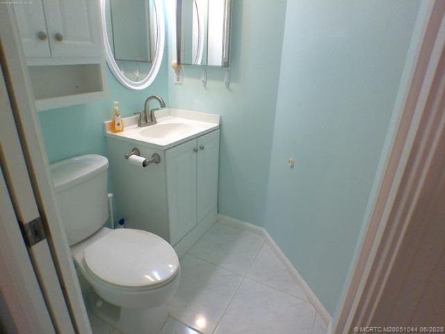 360 SW South River Drive, Unit 205, Stuart, FL 34997 Photo