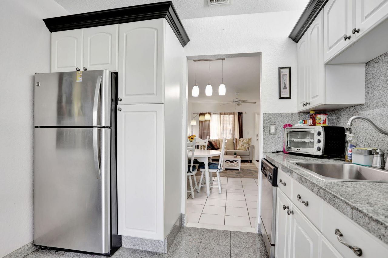 461 NW 76th Avenue, Unit 205, Margate, FL 33063 Photo