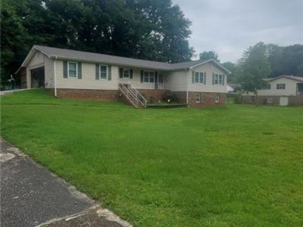 204 MELANIE Lane, Woodstock, GA 30188