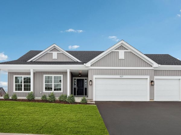 527 N Boulder Ridge DRIVE, Lake Geneva, WI 53147