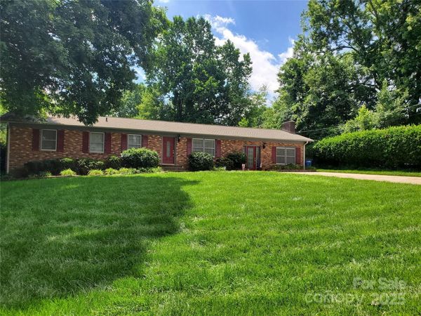 2104 Farmbrook Drive, Statesville, NC 28625