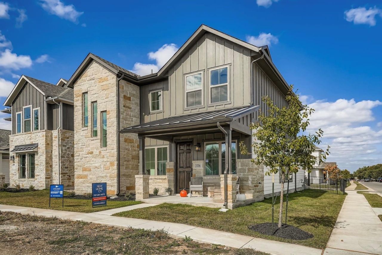 376 Orleanian Dr, Buda, TX 78610 Main Photo
