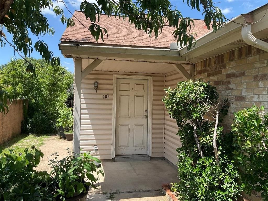 410 Pogue Street, Cedar Hill, TX 75104 Main Photo