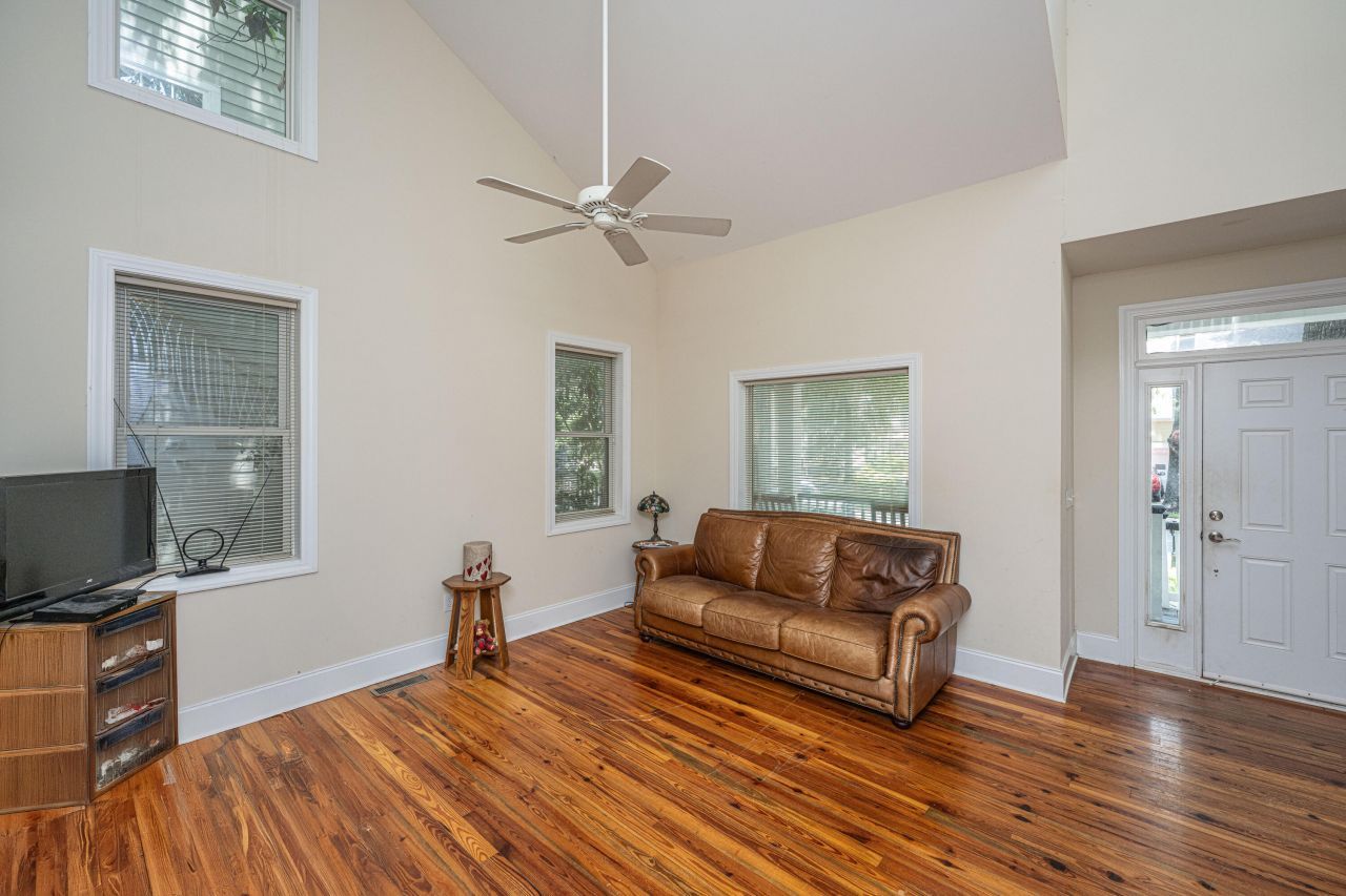 3005 Macbeth Creek Drive Photo 8