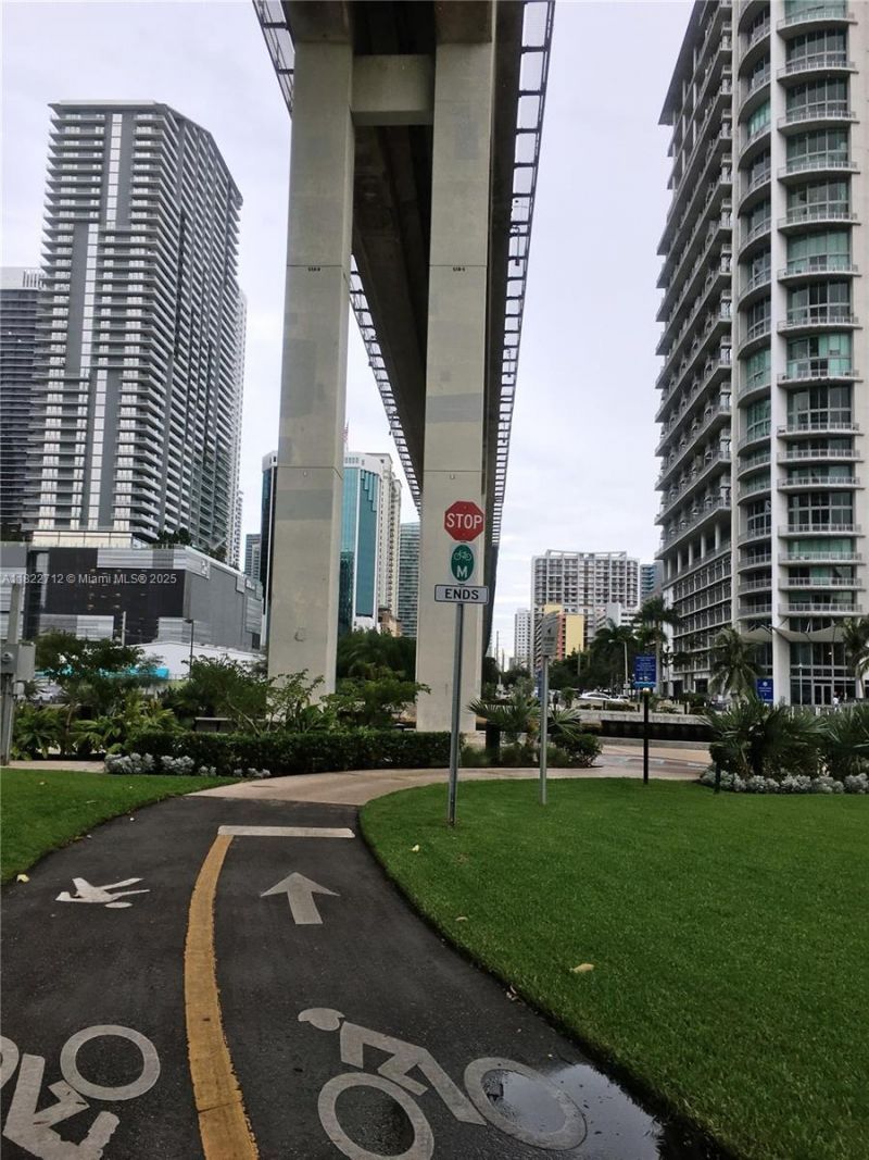 90 SW 3rd St, Unit 3010, Miami, FL 33130 Photo