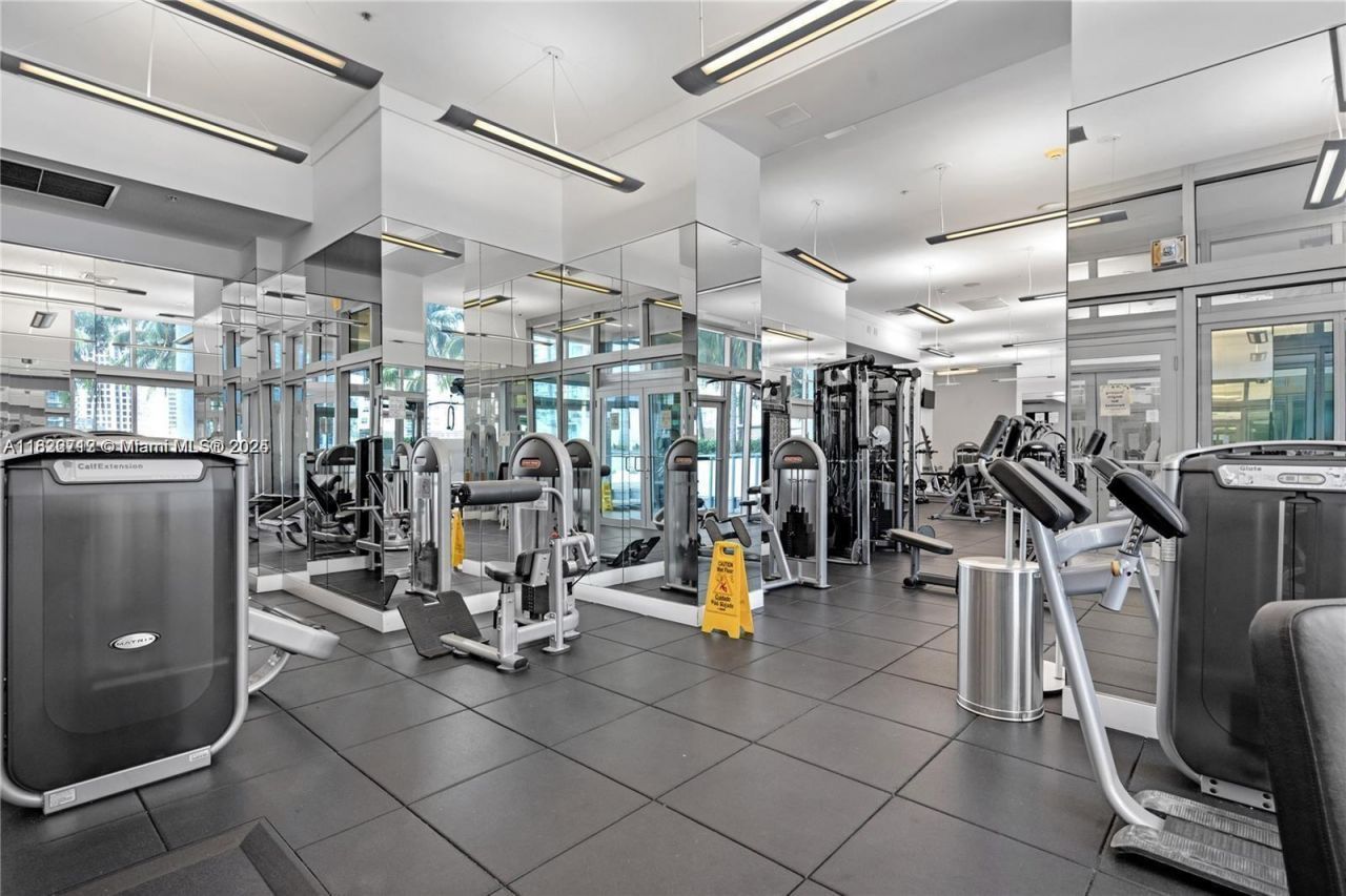 90 SW 3rd St, Unit 3010, Miami, FL 33130 Photo