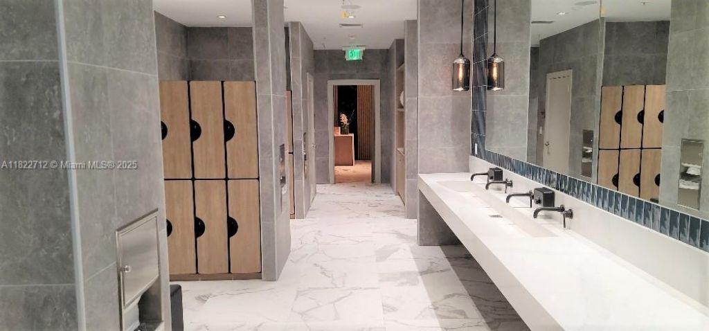 90 SW 3rd St, Unit 3010, Miami, FL 33130 Photo