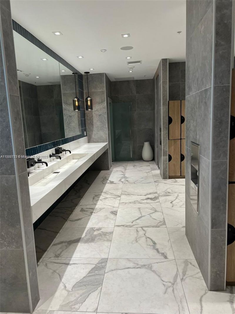 90 SW 3rd St, Unit 3010, Miami, FL 33130 Photo