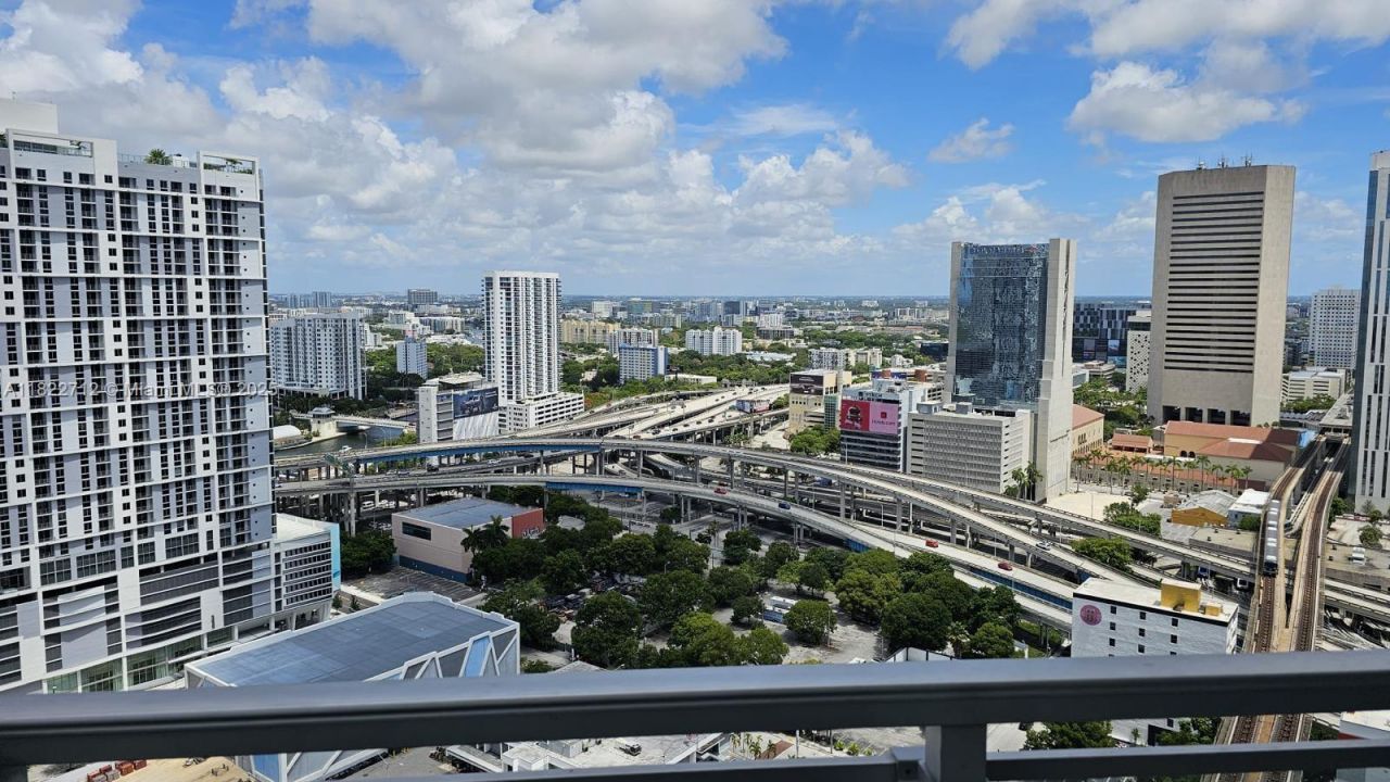 90 SW 3rd St, Unit 3010, Miami, FL 33130 Photo