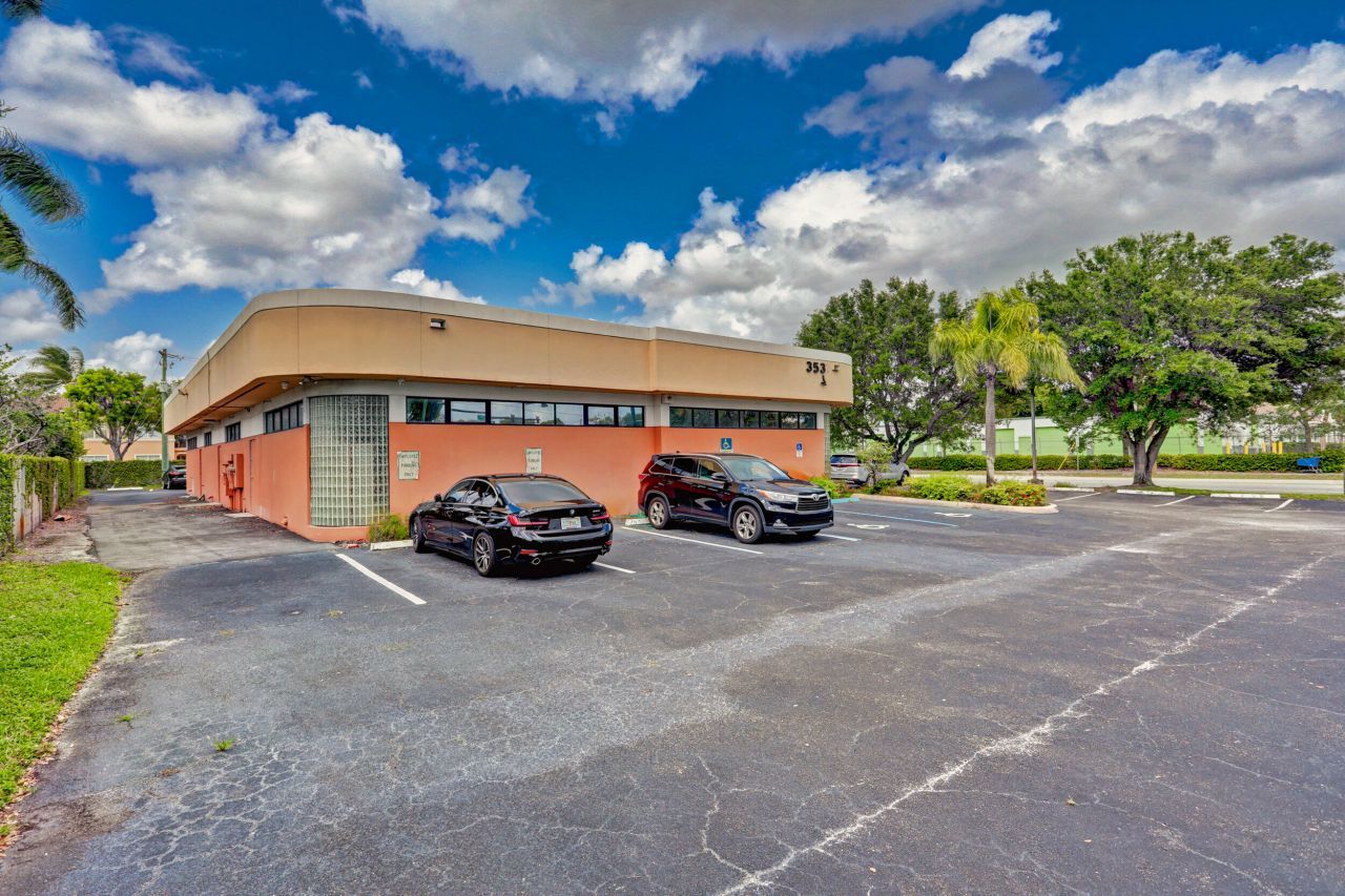 3537 Forest Hill Boulevard, West Palm Beach, FL 33406 Photo