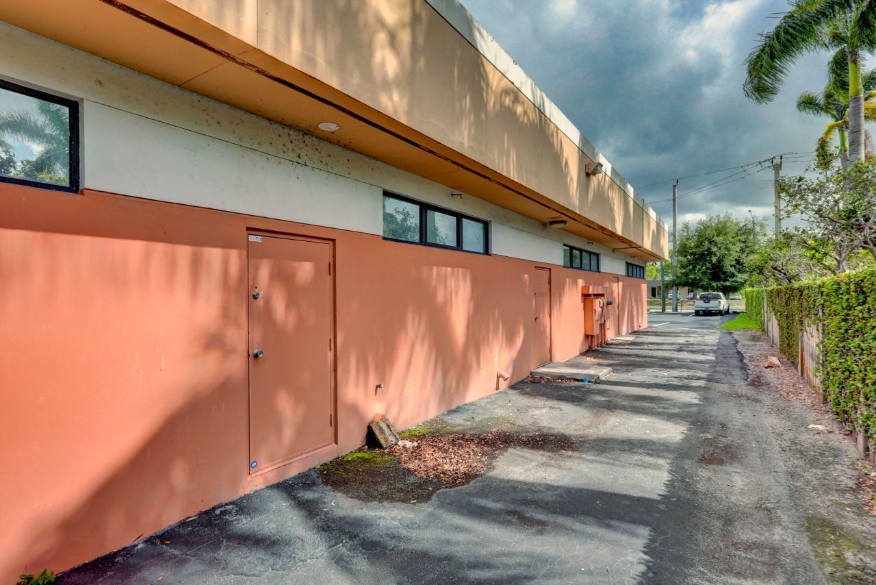 3537 Forest Hill Boulevard, West Palm Beach, FL 33406 Photo