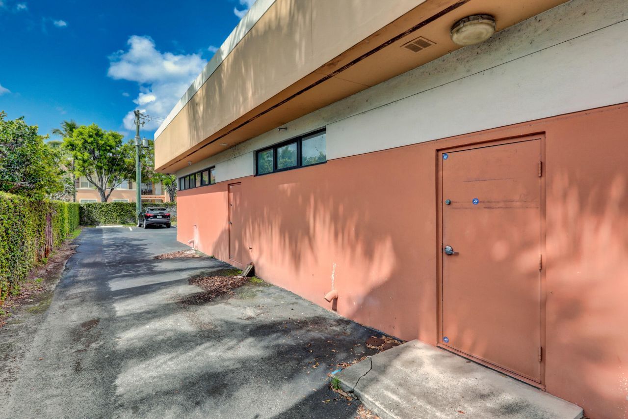 3537 Forest Hill Boulevard, West Palm Beach, FL 33406 Photo