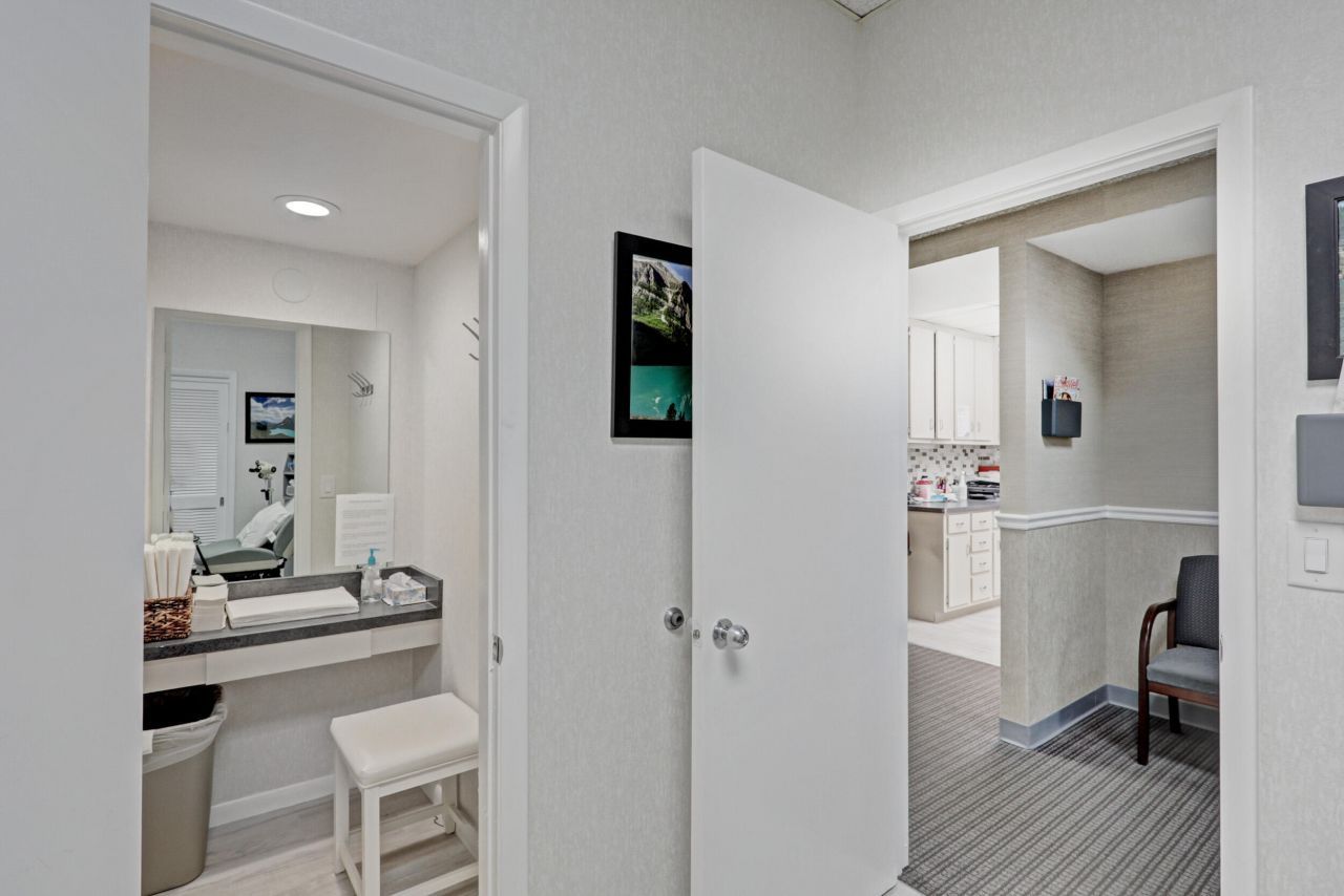 3537 Forest Hill Boulevard, West Palm Beach, FL 33406 Photo