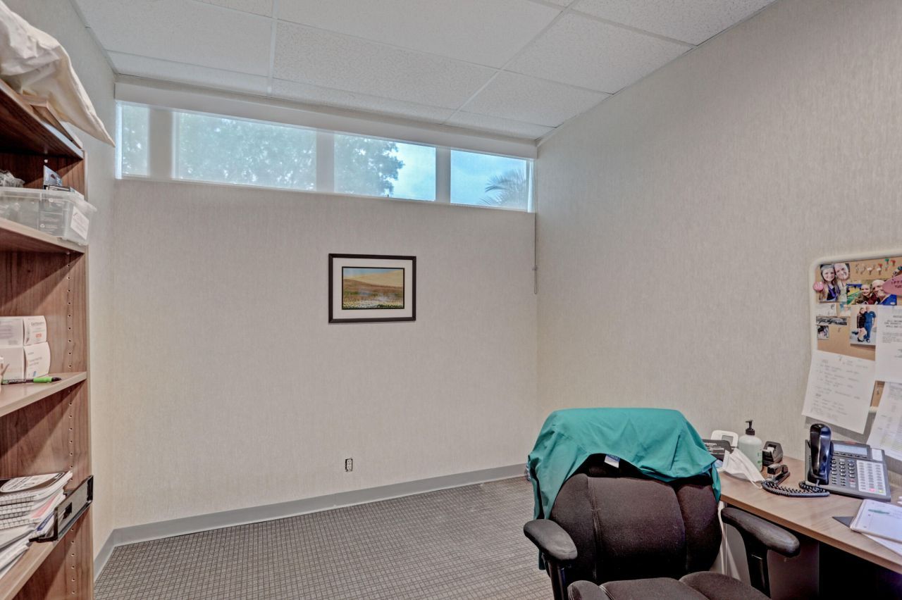 3537 Forest Hill Boulevard, West Palm Beach, FL 33406 Photo