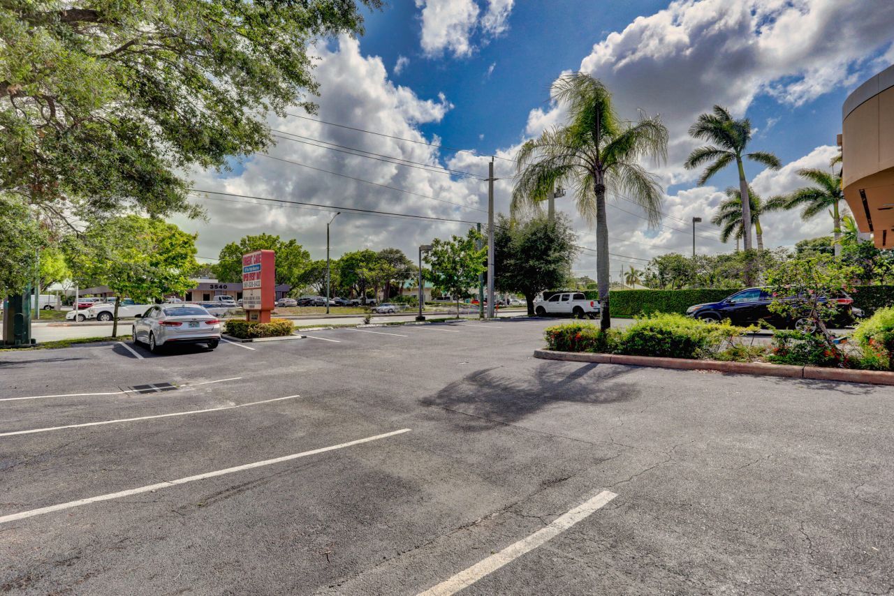3537 Forest Hill Boulevard, West Palm Beach, FL 33406 Photo