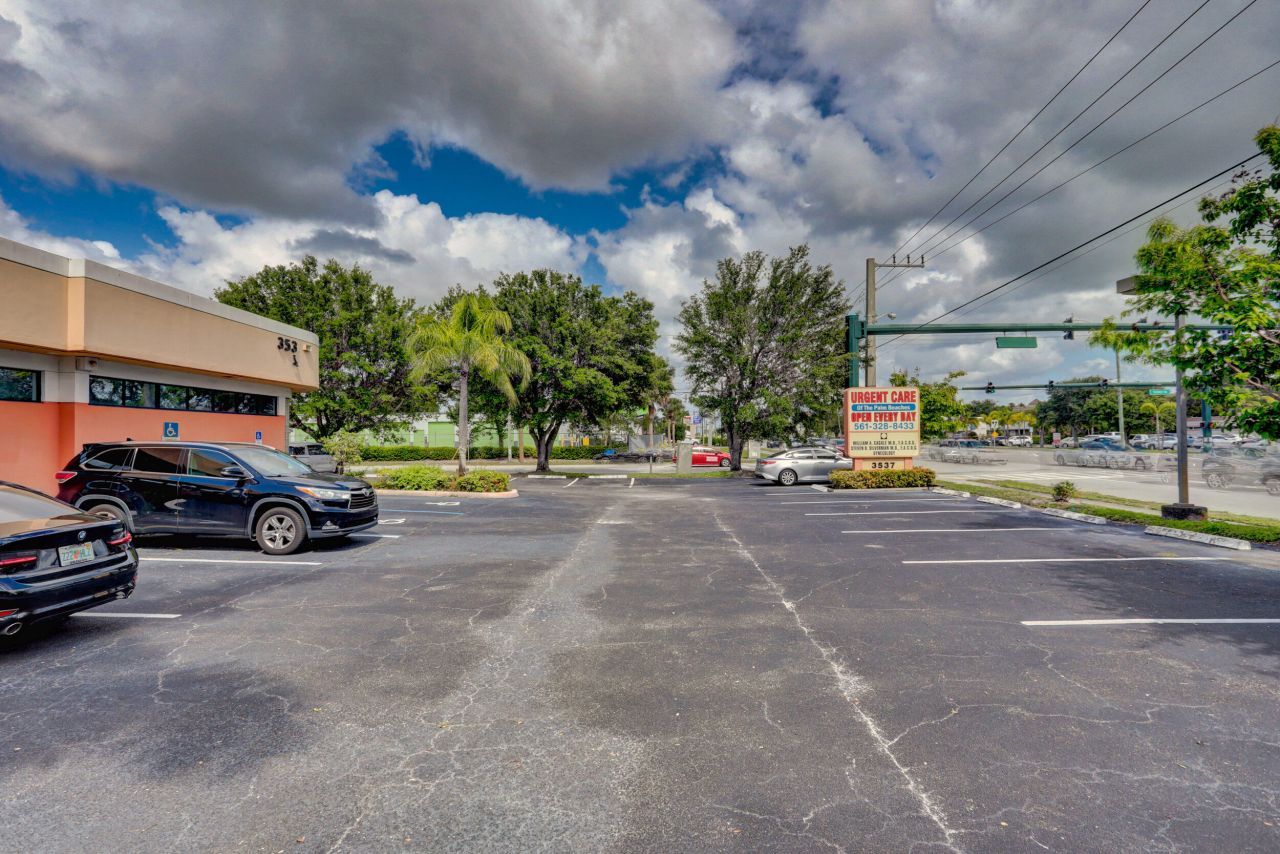 3537 Forest Hill Boulevard, West Palm Beach, FL 33406 Photo