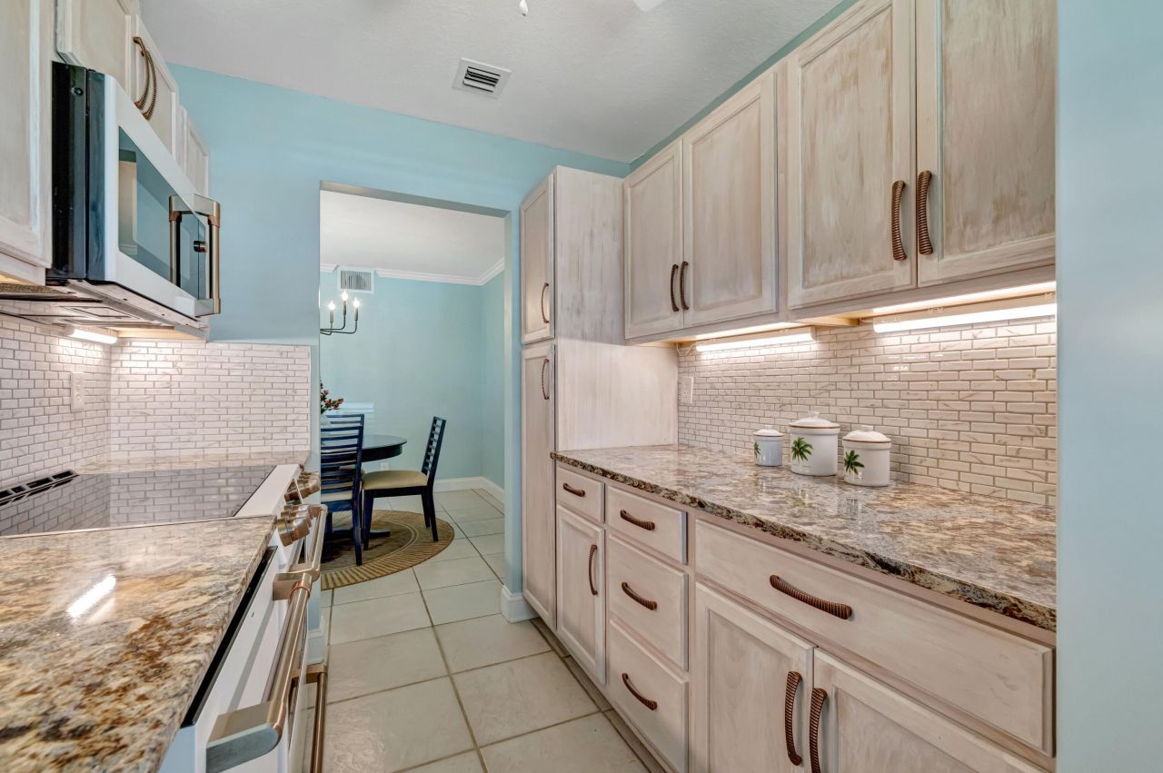 215 Manatee Lane, Unit B, Fort Pierce, FL 34952 Photo