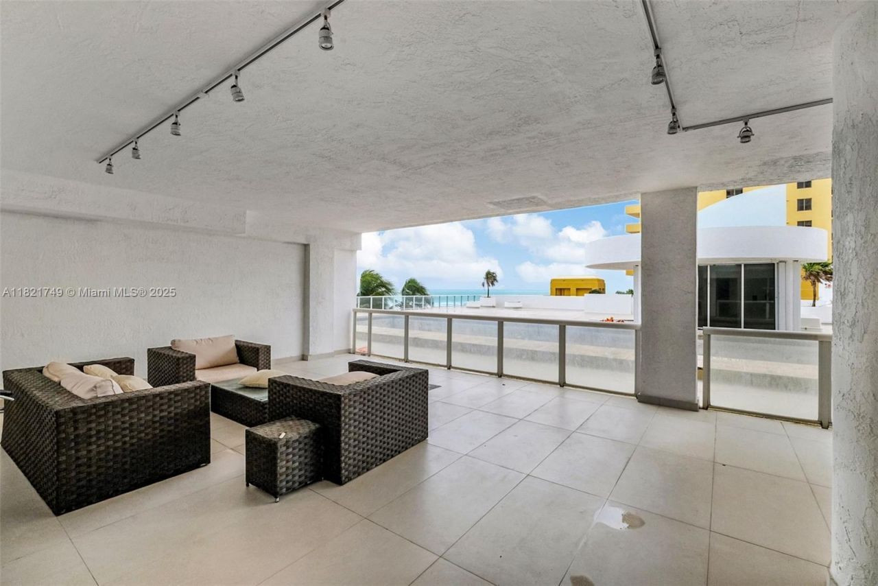 16425 Collins Ave, Unit 311, Sunny Isles Beach, FL 33160 Photo