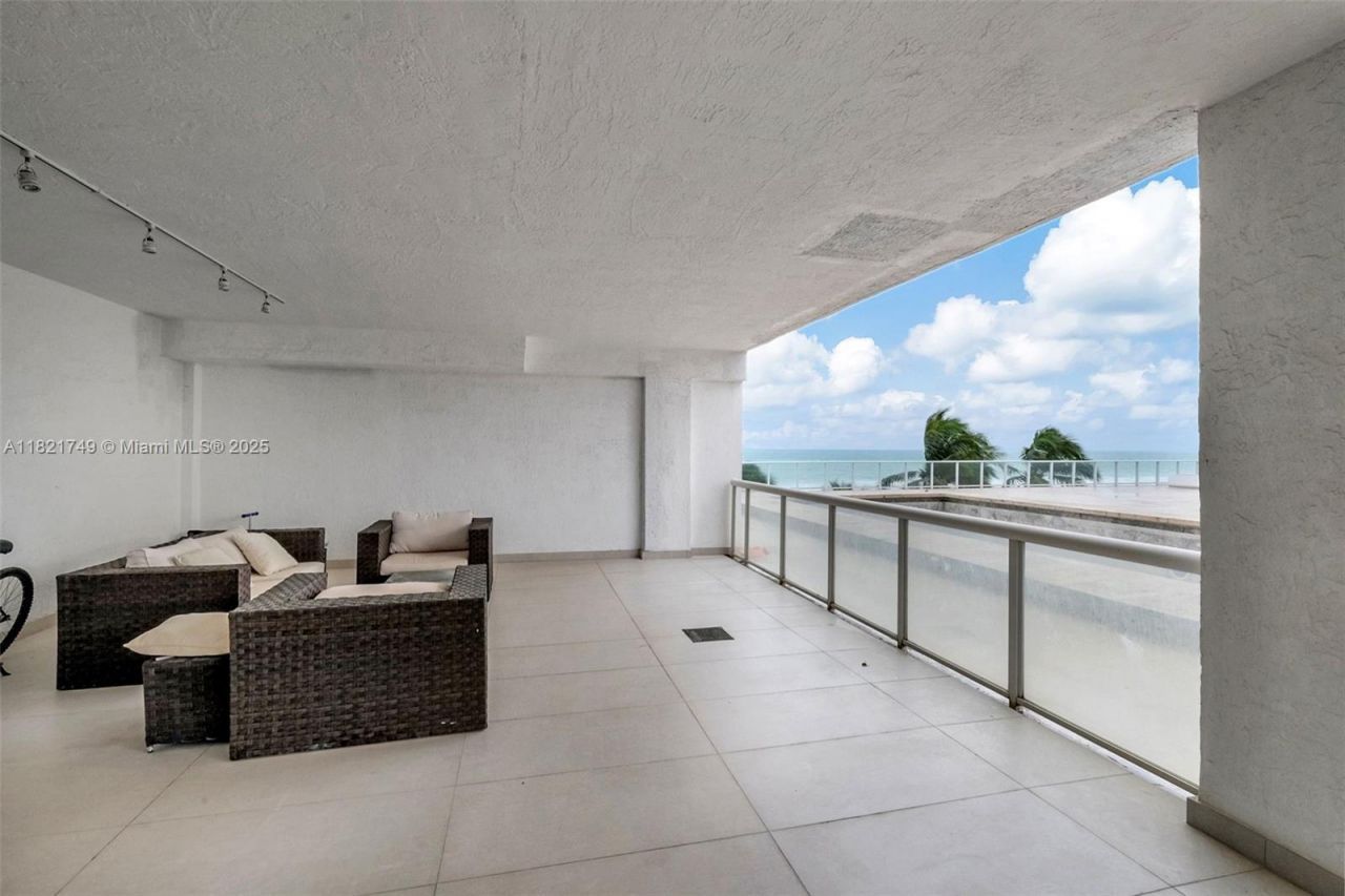 16425 Collins Ave, Unit 311, Sunny Isles Beach, FL 33160 Photo