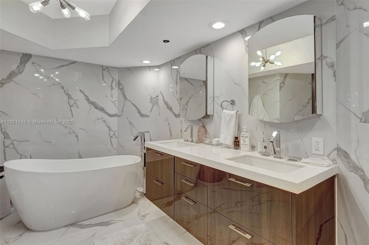 16425 Collins Ave, Unit 311, Sunny Isles Beach, FL 33160 Photo