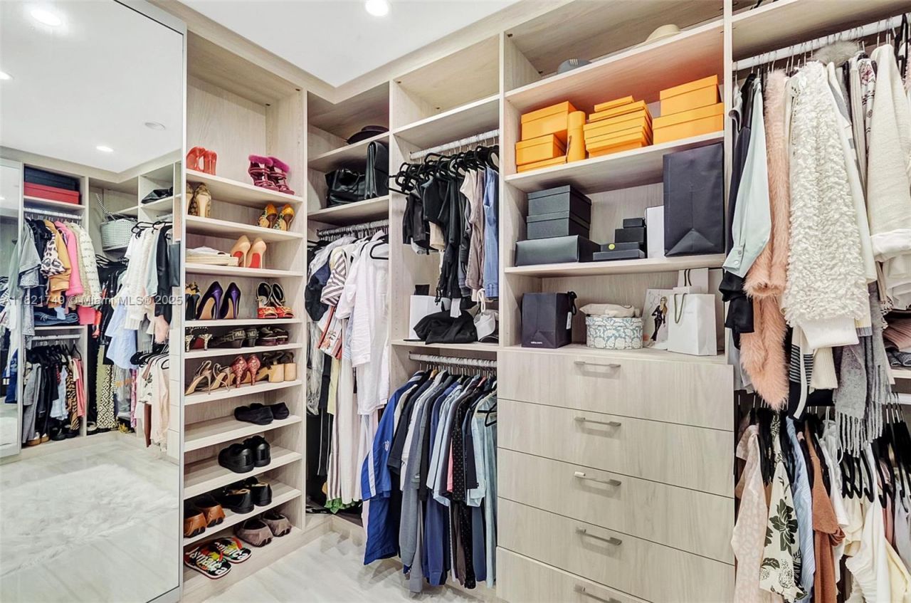 16425 Collins Ave, Unit 311, Sunny Isles Beach, FL 33160 Photo