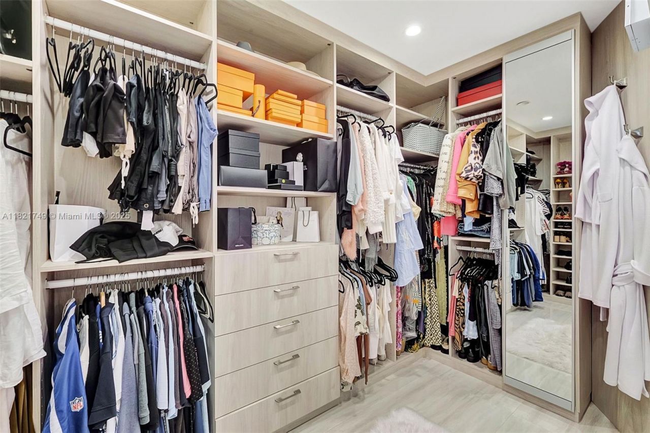 16425 Collins Ave, Unit 311, Sunny Isles Beach, FL 33160 Photo