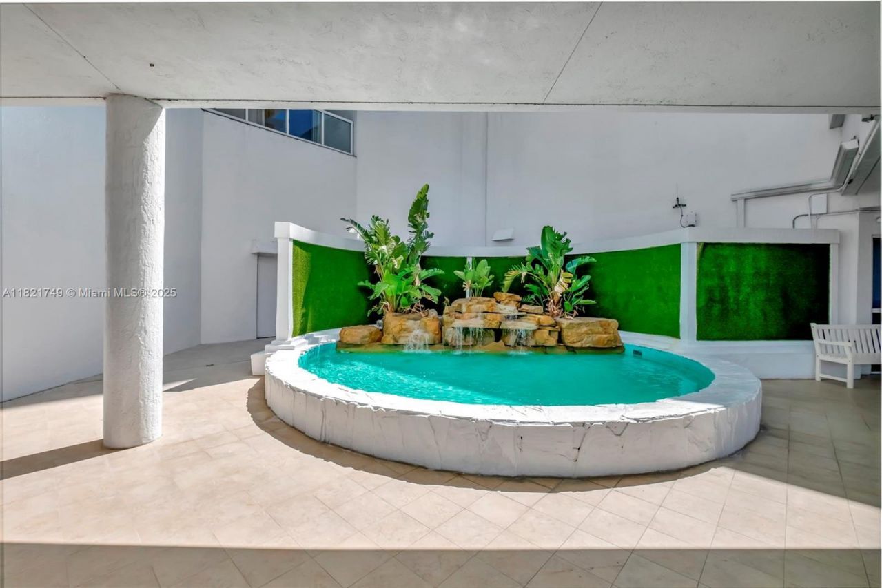 16425 Collins Ave, Unit 311, Sunny Isles Beach, FL 33160 Photo