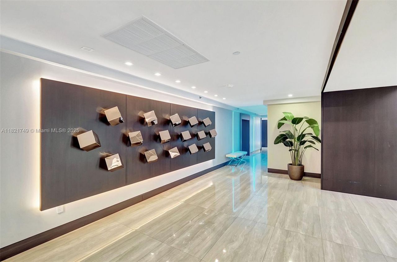 16425 Collins Ave, Unit 311, Sunny Isles Beach, FL 33160 Photo