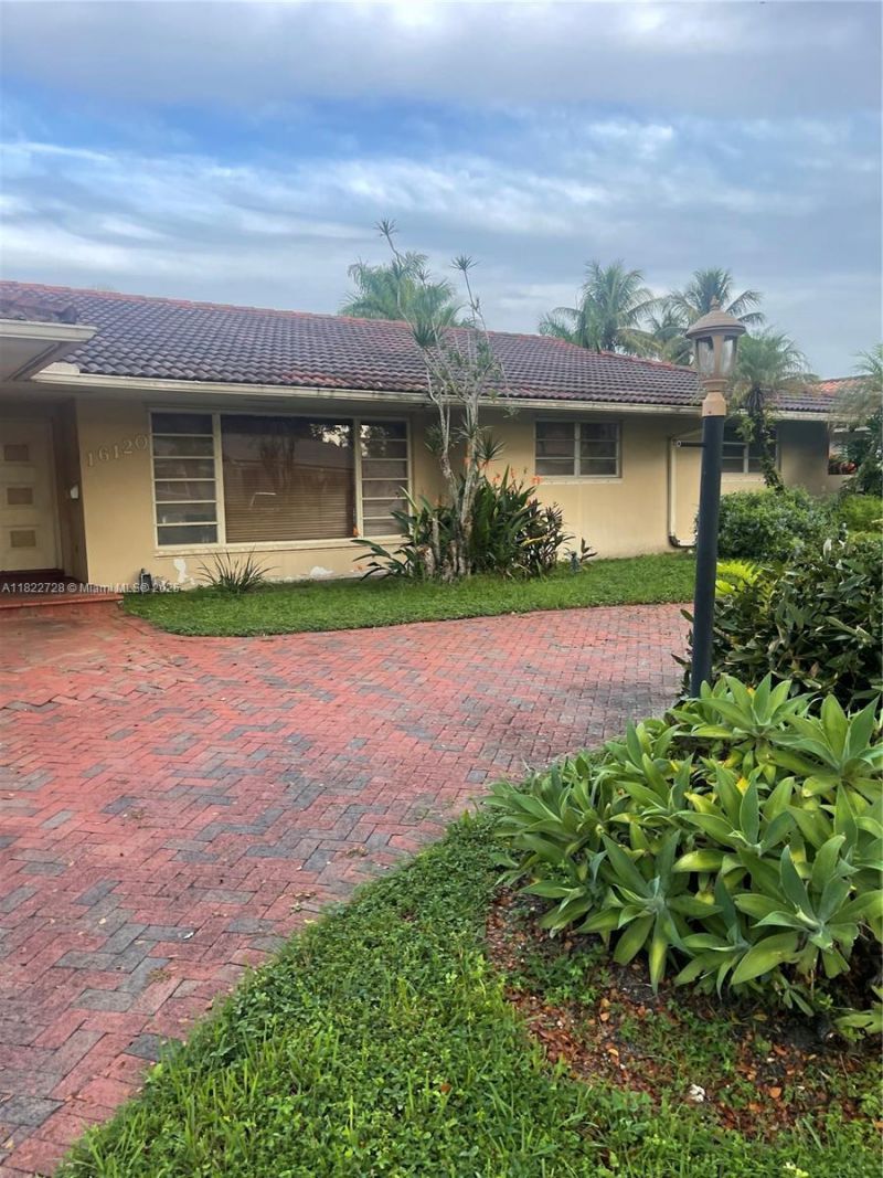 16120 E Troon Cir, Miami Lakes, FL 33014 Photo