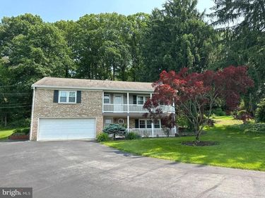415 FOLKSTONE COURT, YORK, PA 17402