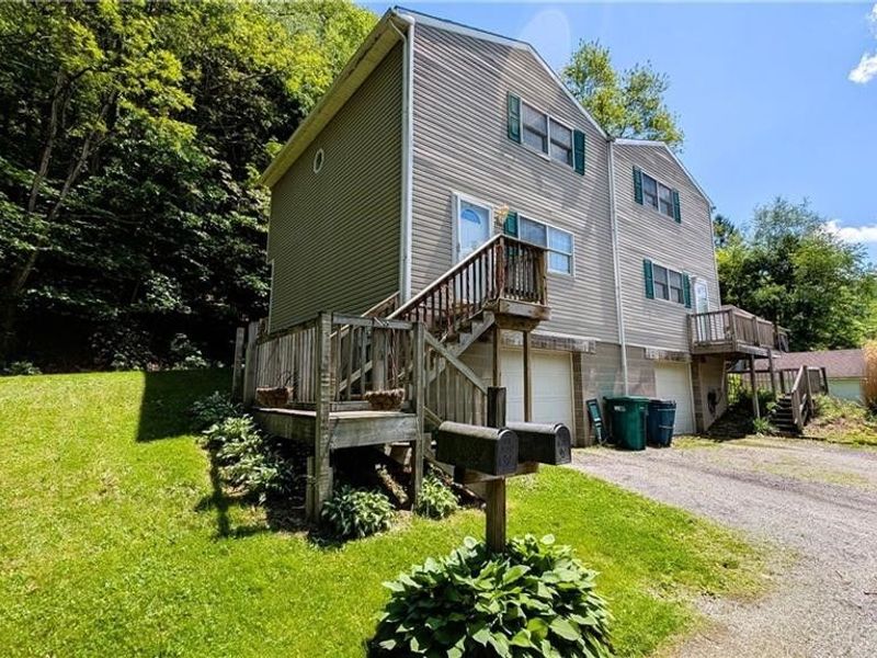 33 Alaska Avenue, Chester, WV 26034 Photo 1