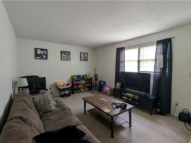 33 Alaska Avenue, Chester, WV 26034 Photo 3