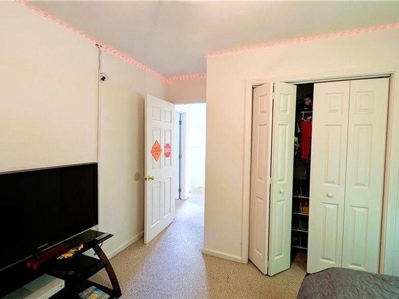 33 Alaska Avenue, Chester, WV 26034 Photo 9