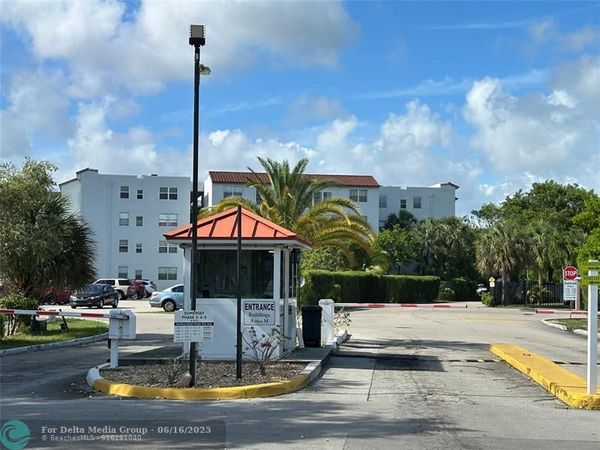 2800 Somerset Dr, Unit 109J, Lauderdale Lakes, FL 33311